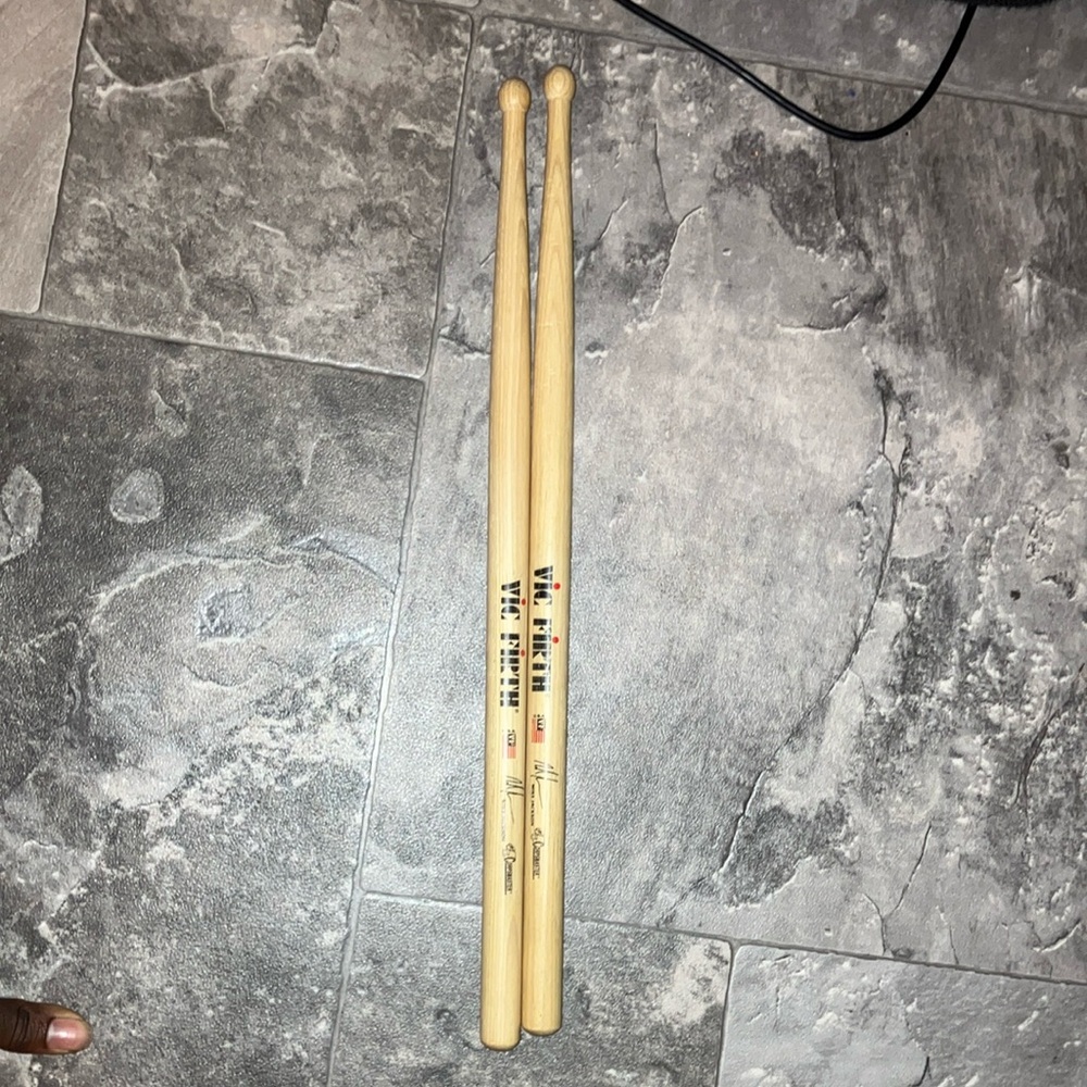 Vic Firth Drumsticks in Natural Wood
